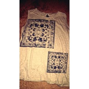 Old Navy Graphic Tank