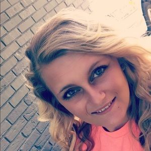 Meet your Posher, Felicia