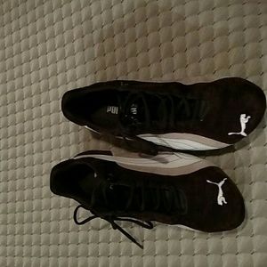 Brown and tan puma tennis shoes