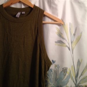 NWOT green tank top: very Kylie Jenner