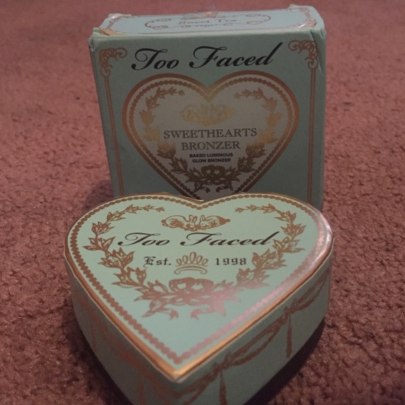 Too faced bronzer