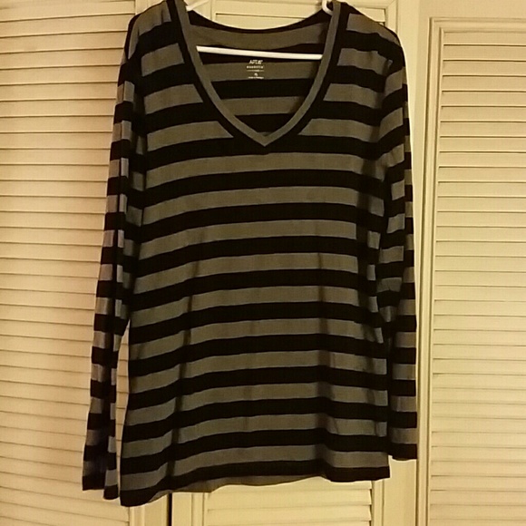 Apt 9 XL Grey and Black Striped Long Sleeve Top