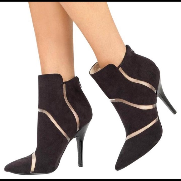 🆕 Black Booties from Just Fab