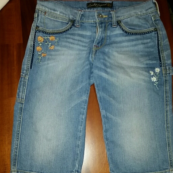 Sz 26 Lucky Legend Capri shorts