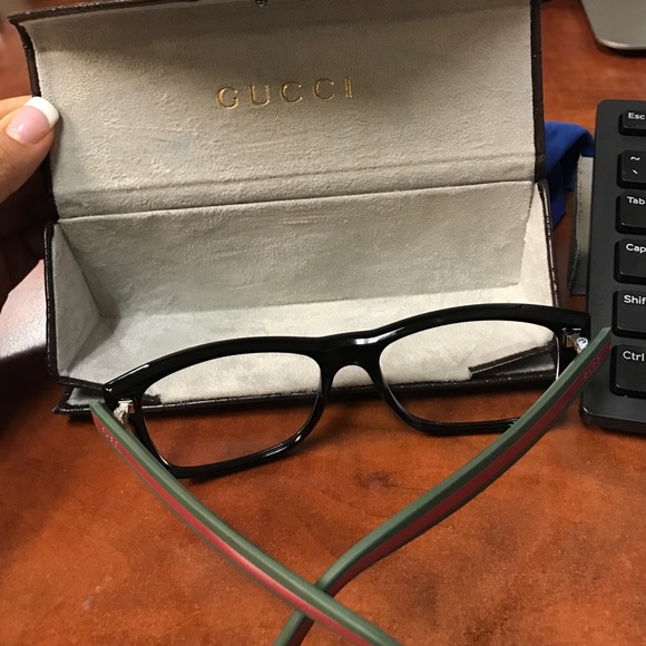 Gucci frame in black red green