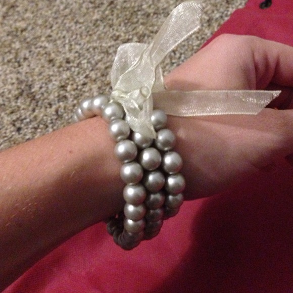 Statement set bracelet