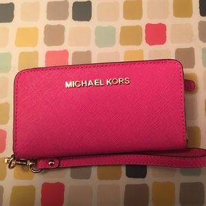 Micheal Kors Phone Case Wristlet Pink Leather