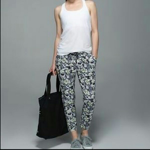 Lululemon Jet Crop Slim - Floral - 4