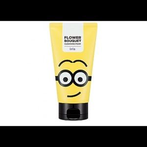 Missha Minions Flower Cleansing Foam (Iris)