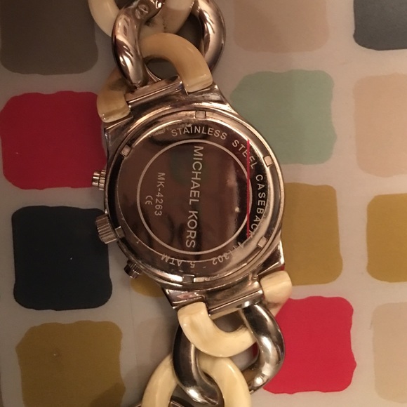 THIS MUST GO! MK Women's Runway Twist Watch - Picture 2 of 4