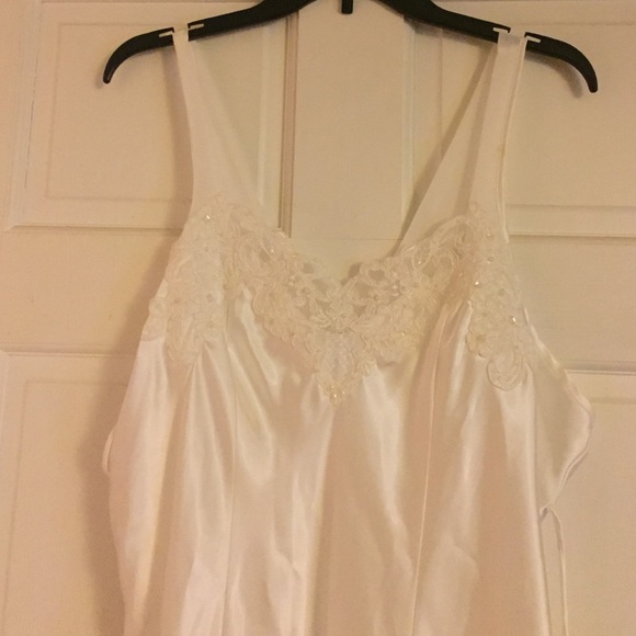 Beautiful silky chemise NWT
