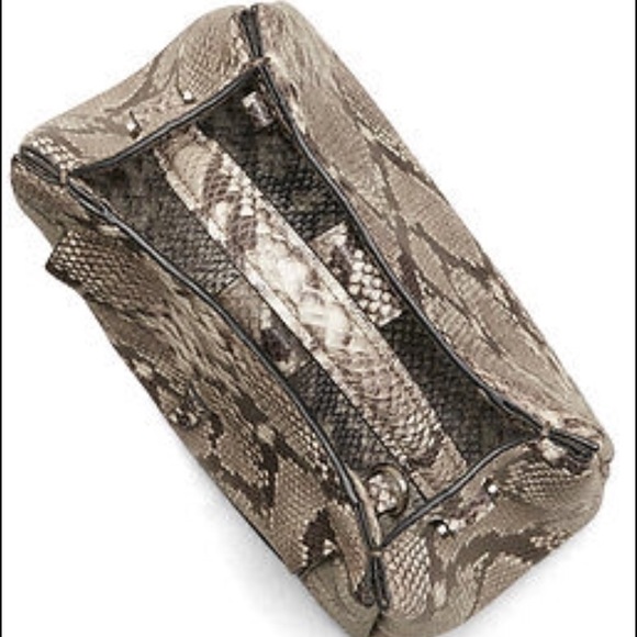 NWOT Kenneth Cole LEATHER TOP HANDLE CROSSBODY - Picture 4 of 4