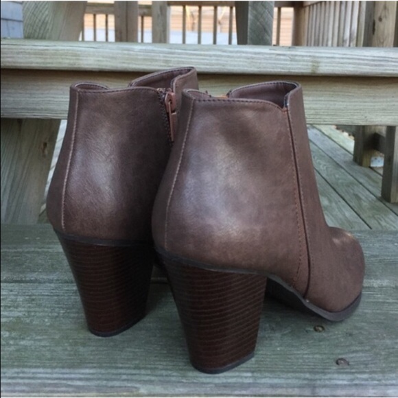 ‼️SOLD OUT‼️•Ankle Booties• - Picture 3 of 4