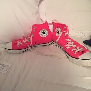 Hot pink converse size 7