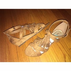 Suede wedge sandals with tassels