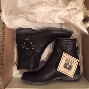 Frye Phillip Harness