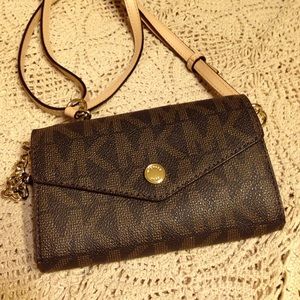 Michael Kors tech wallet