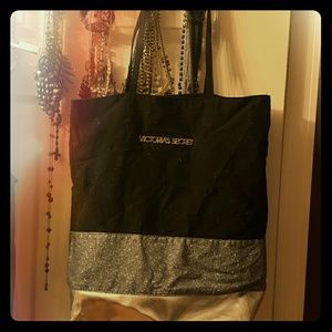 **SOLD** Cute VS tote