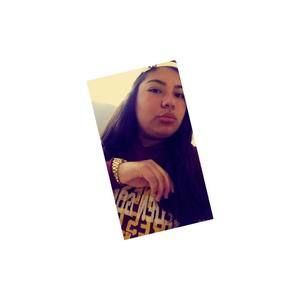 Meet your Posher, Nayeli