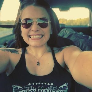 Meet your Posher, Laurie-anne