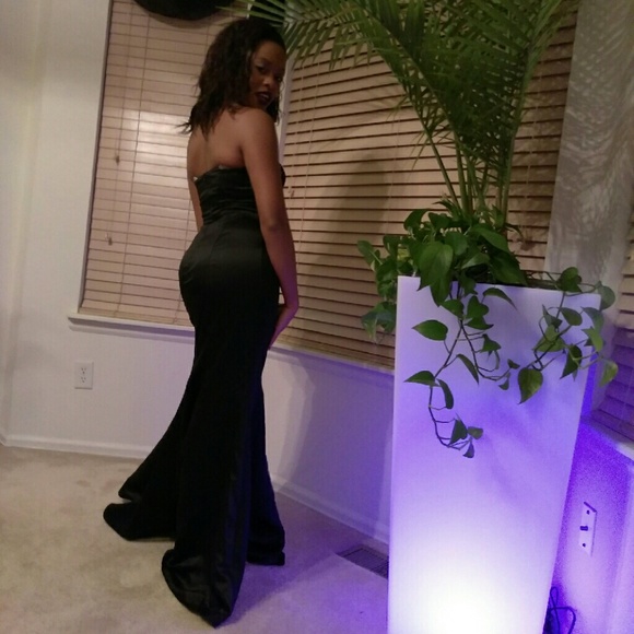 Dress - Picture 2 of 4