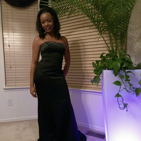 Dress - Picture 3 of 4