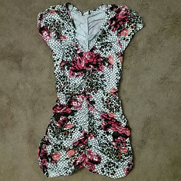 Beautiful Floral Dress Ruched Ruching Size Medium