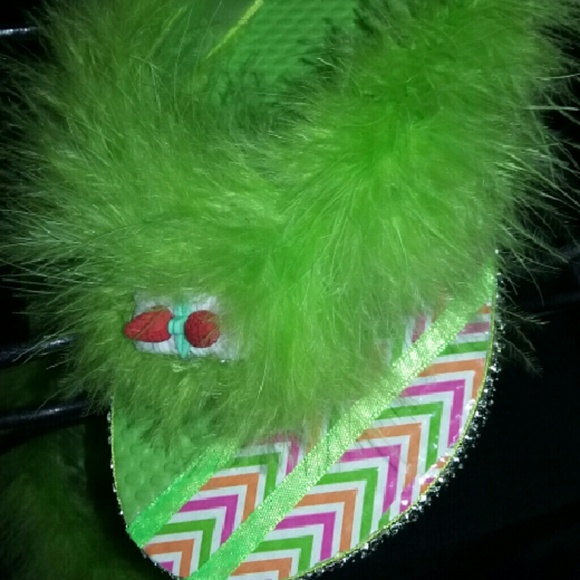 Furry flip flops - Picture 3 of 3