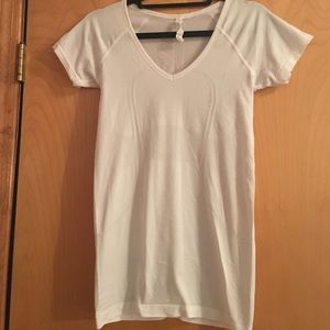 Lululemon tee