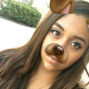 Meet your Posher, Daniella