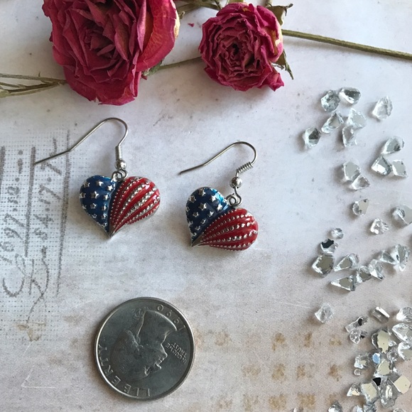New Funky USA Flag Heart Earrings