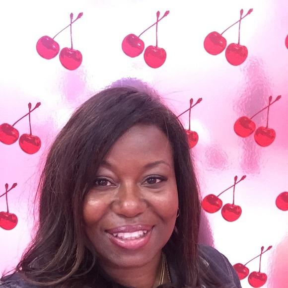 Meet your Posher, Maria - Picture 2 of 2