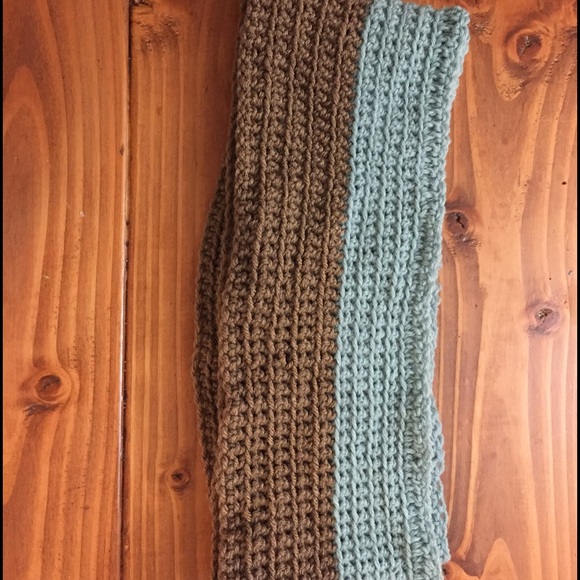 NEW Handmade Infinity Scarf - Picture 3 of 3