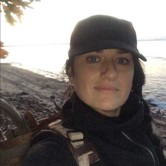 Meet your Posher, Robin - Picture 1 of 1