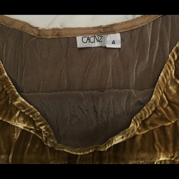 GOLD PLEATED VELVET SKIRT, VELVET IN FOR FALL - Picture 4 of 4