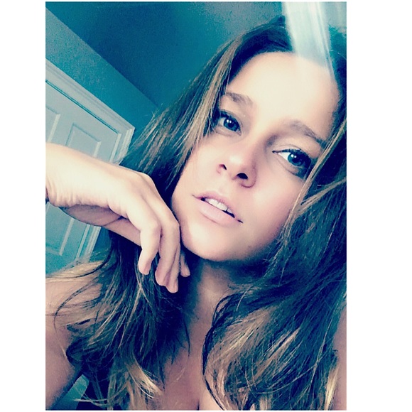 Meet your Posher, Julie - Picture 1 of 1