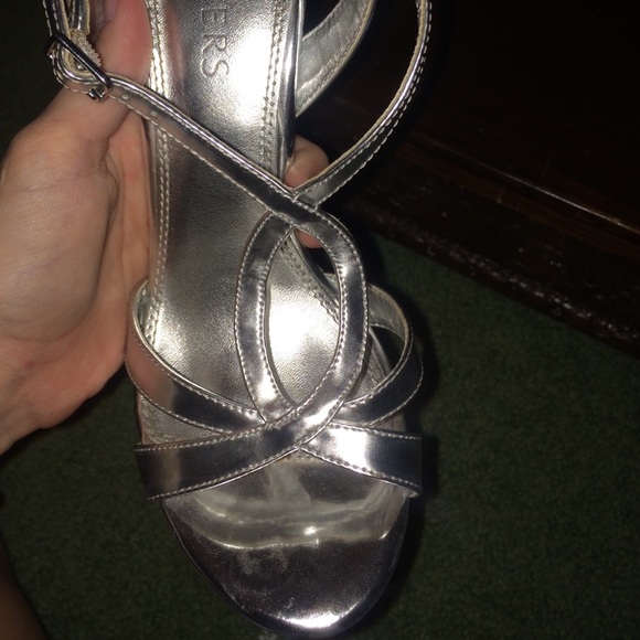 Bakers silver high heels, worn once - Picture 3 of 4