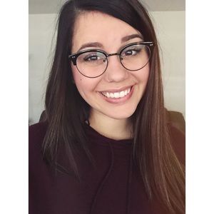 Meet your Posher, Nicole