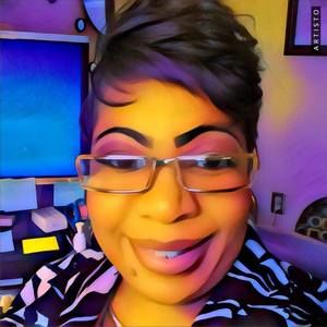 Meet your Posher, Dee