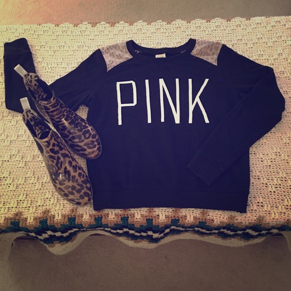 🎃1 HR SALE🎃PINK Crew Sweater