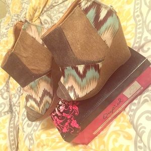 Never Been Worn Qupid Canvas Booties!!