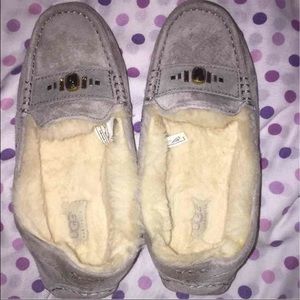 UGG SLIPPERS