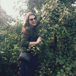 Meet your Posher, Ana