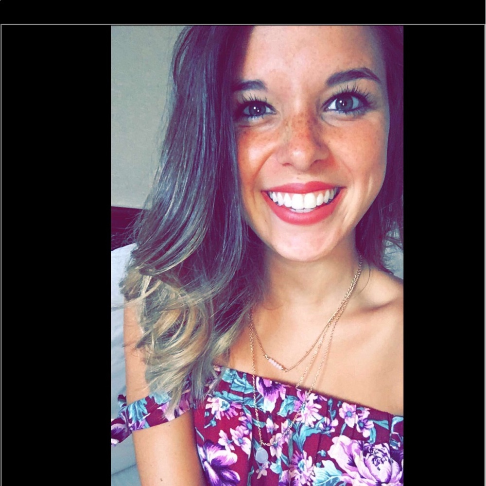 Meet your Posher, Courtney