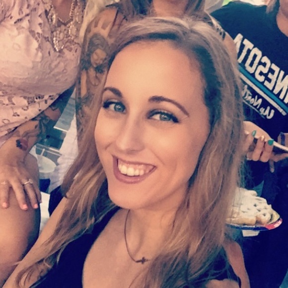 Meet your Posher, Tara - Picture 1 of 1