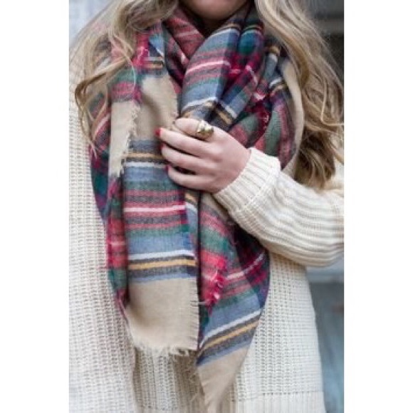 Accessories - BLANKET SCARF IN BEIGE