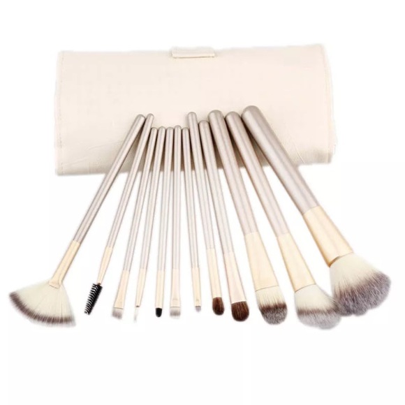 12 piece champagne brush set $5 more cream contour