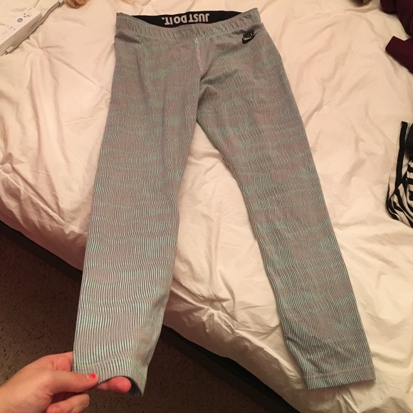 Never worn Nike leggings !