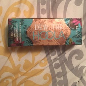 Benefit's : Dew The Hoola