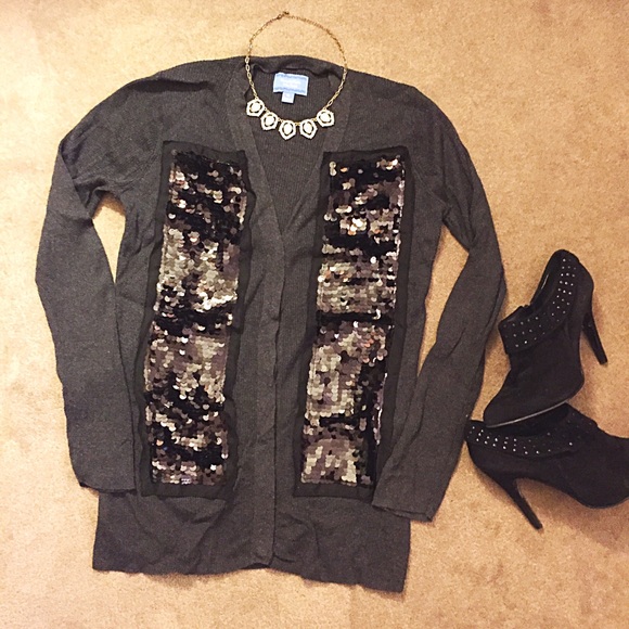 💥PRICE DROP💥Simply Vera Sequin Sweater